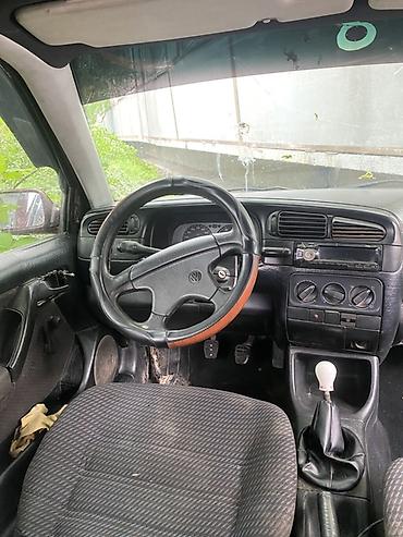 Volkswagen: Volkswagen Vento: 1992 г., Механика, Бензин, Седан — 13