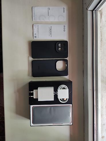 5 1: Vivo iQOO 10, Новый, 256 ГБ, цвет - Оранжевый, 2 SIM — 3