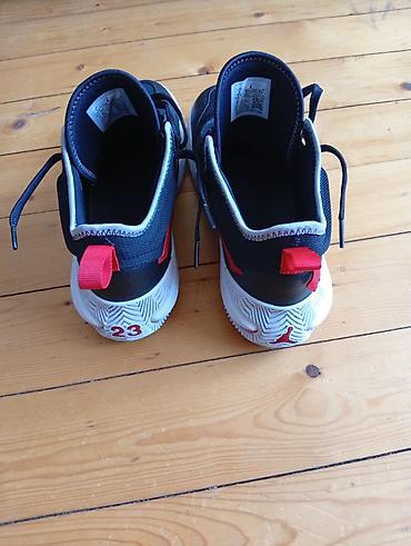 jordan kofta: Jordan basketbol krossovkası - Model kodu: DQ8401-006 (etiketdə — 3