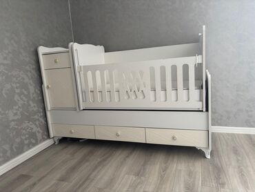 uşaq üçün matras: Oğlan və qız üçün, İşlənmiş, Beşik, Matras ilə, Yellənmə mexanizm ilə