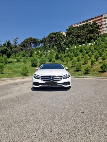 mersedes s: Mercedes-Benz E 220: 2 l | 2016 il Sedan