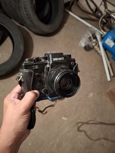 начной видение: Зеркальный фотоаппарат Зенит-19 с объективом Helios-44M-4 58mm f/2
