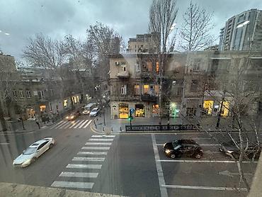 İcarəyə ofislər: 💥 QAÇIRILMAZ FÜRSƏT! 🎯 📍Metro 28 May və Sahil tərəflərdə bundan daha — 10