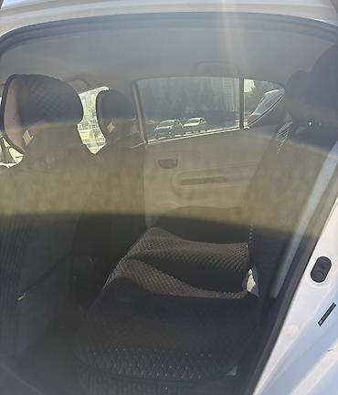 100: Toyota Prius C: 2012 г., 1.5 л, Автомат, Гибрид, Хэтчбэк — 4