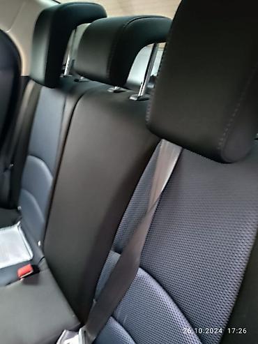 yaris masini: Toyota Yaris: 1.6 l | 2016 il Sedan — 4