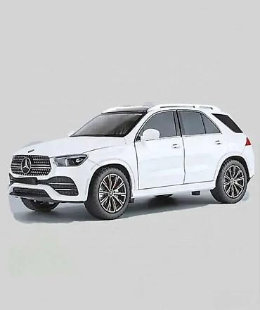 termo duks: Mercedes gls350 beli 1:24 metalni sa svetlecim farovima. mercedes — 1