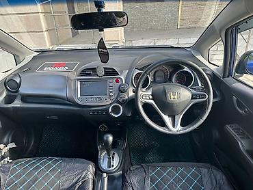 Honda: Honda Fit: 2010 г., Бензин, Хэтчбэк — 10