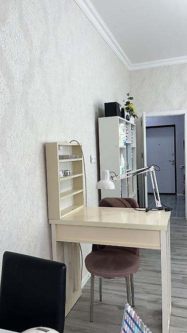 pedikür masası: Butun salon esyalari satilir 3 guzgu 3 stul ve 2 eded dirnaq stolu 500 — 4