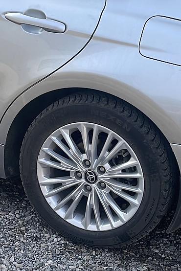 r17 тайота: Комплект Оригинальные легкосплавные диски Toyota с зимними шинами 90% — 2