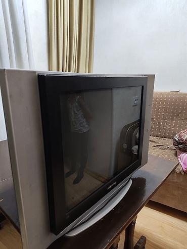 ses guc: Samsung markalı kineskop televizor. Klassik qalın ekranlı modeldir — 4