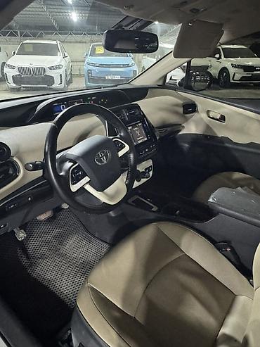 mini coper: Toyota Prius: 2016 г., 1.8 л, Вариатор, Гибрид, Хэтчбэк — 4