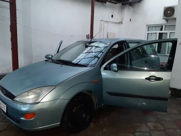 авто бу в рассрочку от частного лица: Ford Focus: 2000 г., 1.8 л, Механика, Бензин, Универсал