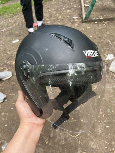 мотоциклетный шлем: 1500сом