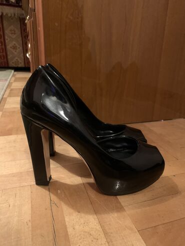 элегантная обувь: Туфли 39, цвет - Черный