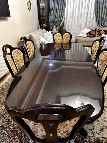 8 класстын китептери: Qonaq otağı üçün, İşlənmiş, Açılan, Oval masa, 8 stul