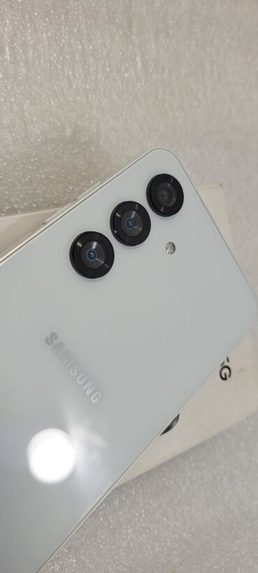 Samsung: Samsung Galaxy A55, Б/у, 256 ГБ, цвет - Белый, 2 SIM — 15