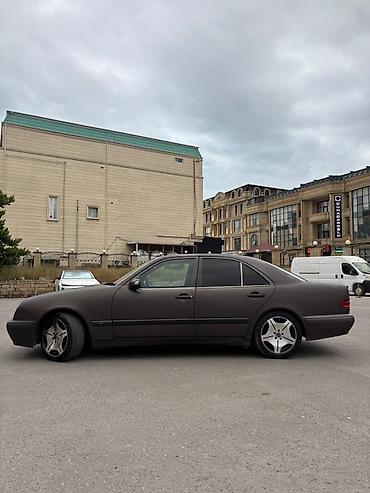 tank pro: Mercedes-Benz E-Class: 2.2 l | 2001 il Sedan — 2