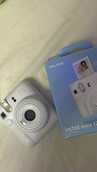 фотоаппарат fujifilm instax mini 8: Продаю срочно! Заказывала его с россиипользовалась 2-3 разаесть