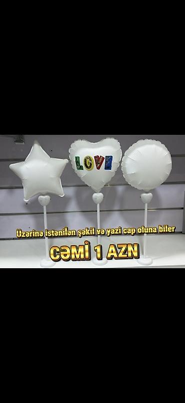 ad yazma: Stendlə balon dekorları – ulduz, ürək və dairə formaları. Ağ rəngdə — 1