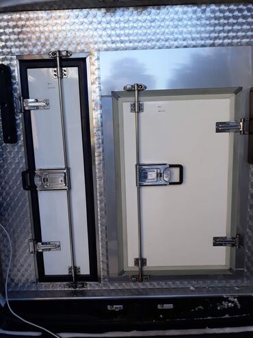 Промышленные холодильники и комплектующие: Продаю два холодильных блока(внутренние размеры на