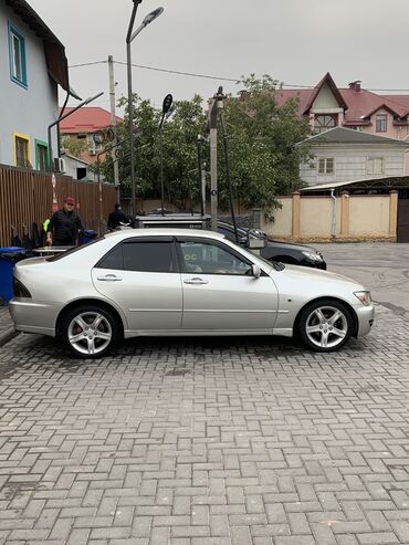Toyota: Toyota Altezza: 2000 г., 2 л, Автомат, Бензин, Седан — 4