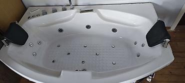 Cakuzi (Jakuzzi) Yenidir çox az istifadə olunub iki motordurludur