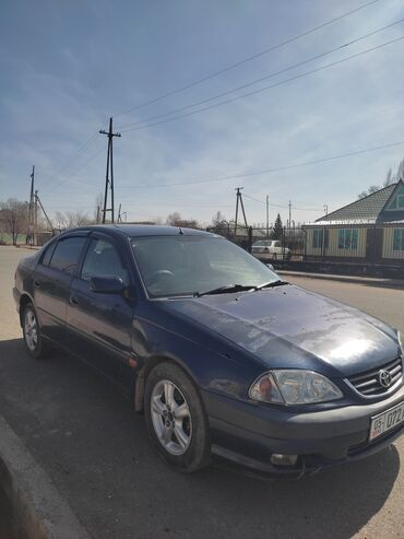 Toyota: Toyota Avensis: 2001 г., 1.8 л, Механика, Бензин, Седан