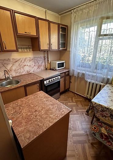 3 комнаты, 58 м², Ата-Тюрк парк 104 серия, 1 этаж, Косметический ремонт