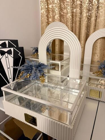 Xonçalar: 12 ədəd xonça satılır 1 dəfə istifadə olunub. Yenidir. Güllər və — 2