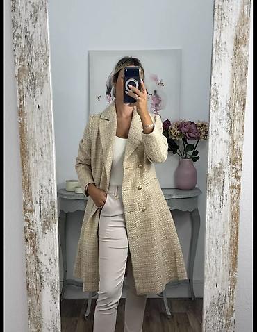 givenchy l'interdit lilly: Tvid mantil . pazuh 45-47. Duzina 103. Nov. Ne kopca se. Dugmici su — 1
