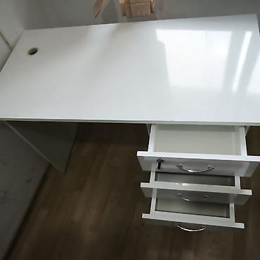 Ev və bağ: Ag siyirmeli masalar, yaxşi veziyyetdedirler,bir nece eded var, Unvan — 3