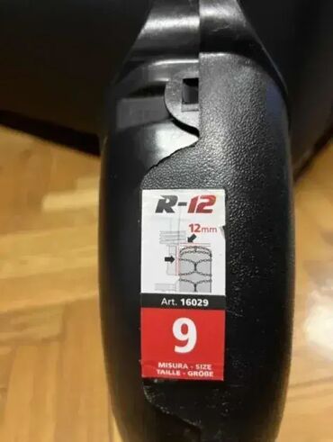 Auto oprema: *** AKCIJA *** 0853 Kvalitetni lanci za sneg SnowDrive R-12; 12mm — 8