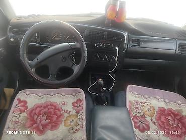 Volkswagen: Volkswagen Vento (седан, поколение на базе Golf III) Цвет: бордовый — 9