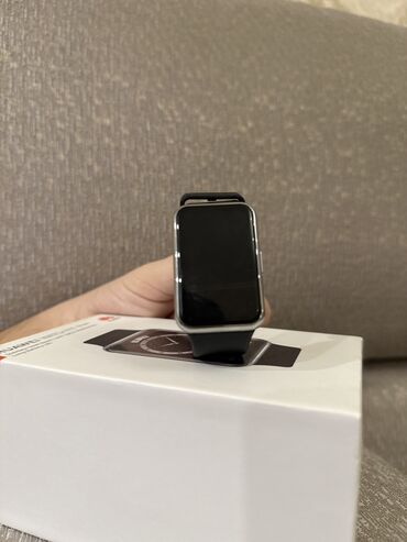 Smart saatlar: Saat az istifade olunub.Artiq istifade olunmadigi ucun