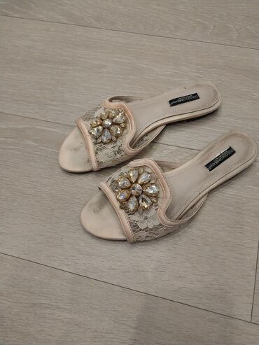 Босоножки, сандалии, шлепанцы: Босоношка разм. 36,5 "DOLCE&GABBANA" и CHANEL 36 разм.100% кожа в