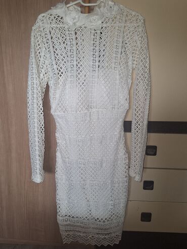 Dresses: L (EU 40), color - White, Long sleeves