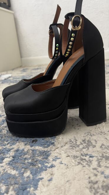 черная обувь: Туфли 33, цвет - Черный