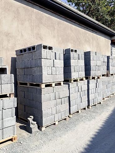 Керамзитобетонные блоки и газобетон/пеноблоки на поддонах Описание: -