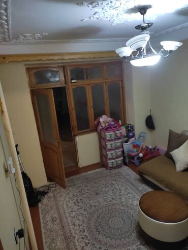 Uzunmüddətli kirayə mənzillər: Xətai rayonu,Əhmədli qəsəbəsi.Diaqnoz tibb mərkəzinin yanında,9 — 7