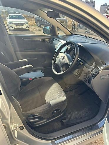 Toyota: Toyota Ipsum: 2003 г., 2.4 л, Автомат, Газ, Минивэн — 7