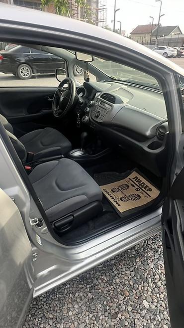 е34 дверь: Honda Fit: 2011 г., 1.5 л, Автомат, Бензин, Хэтчбэк — 5