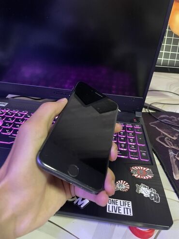 ноутбук колдонулган: IPhone 8, 64 ГБ, Кара