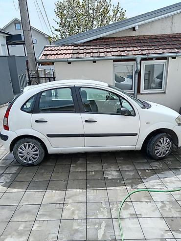 ld plavi: Citroën C3, bela boja, 5 vrata, hečbek.Registrovan do 11.2026. Vlasnik — 1