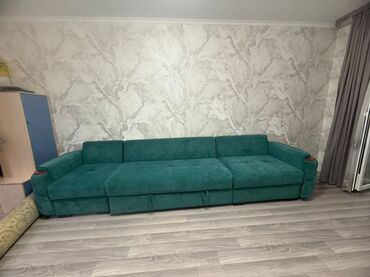 мебель из полет: Бүктөмө диван, Колдонулган, Үчтүк
