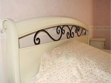 мебел спальни: Кровать Элеганс (Румыния) + две тумбочки +основание - экологичная