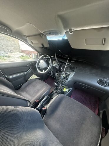 Ford: Ford Focus: 2003 г., 2 л, Автомат, Бензин, Хэтчбэк — 6