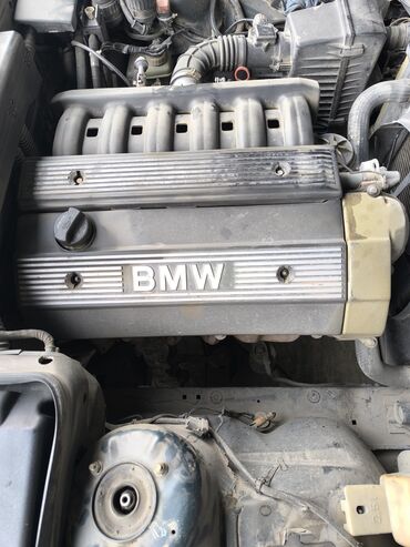 коробка механика: BMW 520: 1994 г., 2 л, Механика, Бензин, Седан