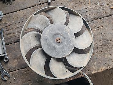 Auto delovi: Ventilator hladnjaka Lada 21214 Niva 1.7i br.1. Polovan, ispravan — 3