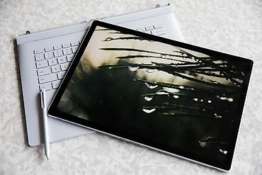 Техника и электроника: Планшет, Microsoft, память 256 ГБ, 15" - 16", Wi-Fi, Б/у, Классический цвет - Серый — 1