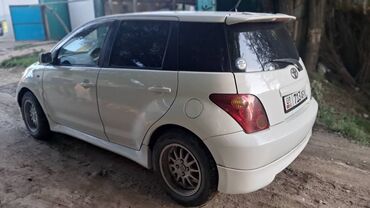прицепы на трактор: Toyota ist: 2002 г., 1.3 л, Автомат, Бензин, Хетчбек